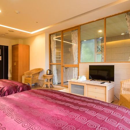 Crystal Hotel Renai Luaran gambar