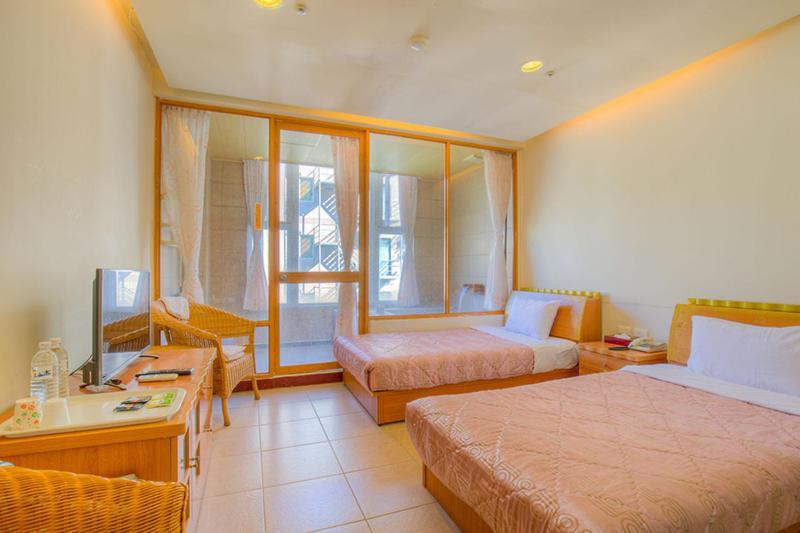 Crystal Hotel Renai Luaran gambar