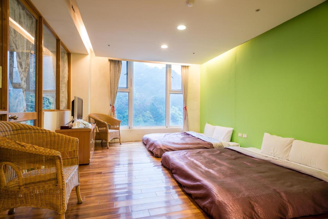 Crystal Hotel Renai Luaran gambar