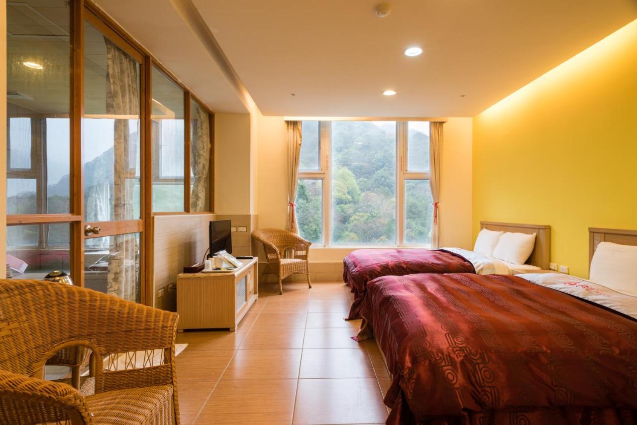 Crystal Hotel Renai Luaran gambar