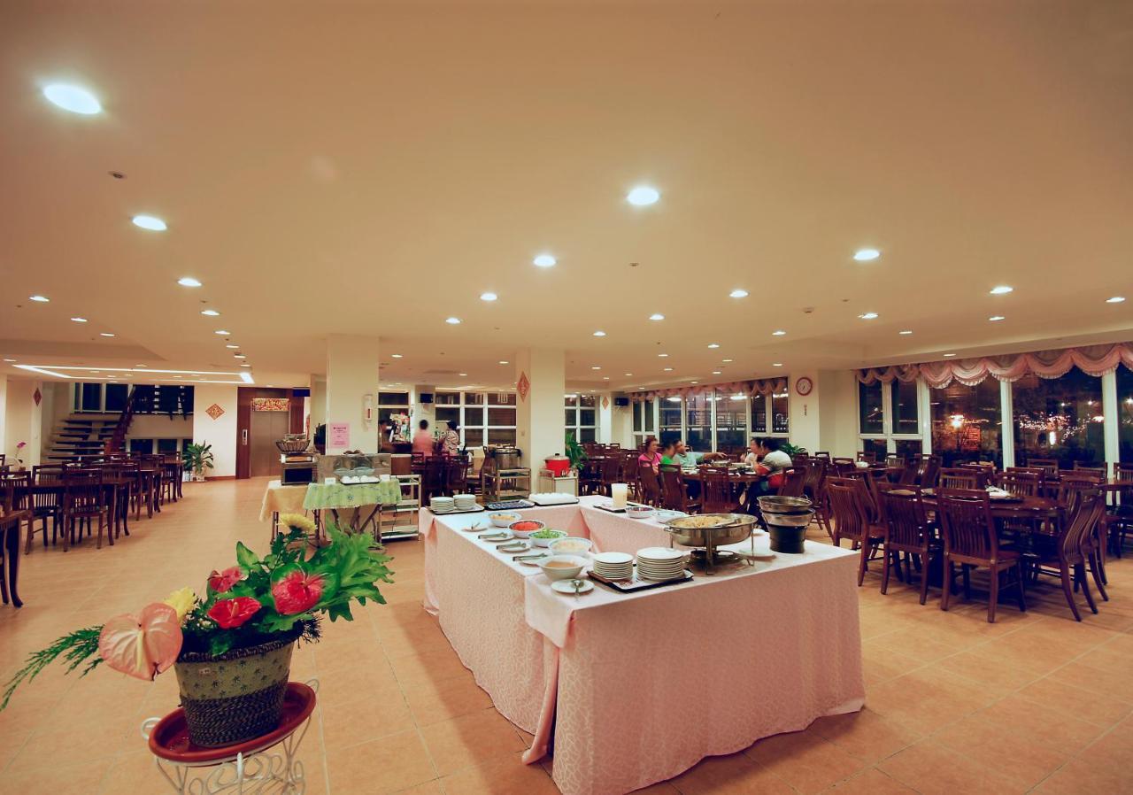 Crystal Hotel Renai Luaran gambar