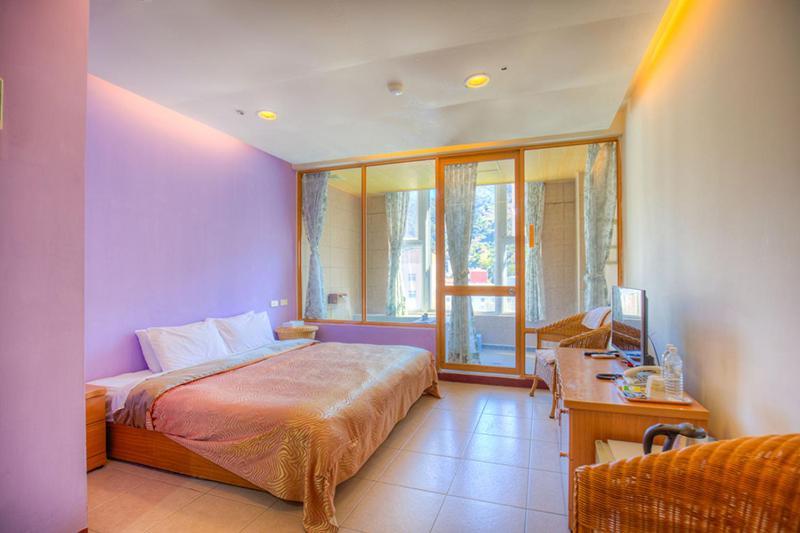 Crystal Hotel Renai Luaran gambar