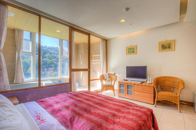 Crystal Hotel Renai Luaran gambar
