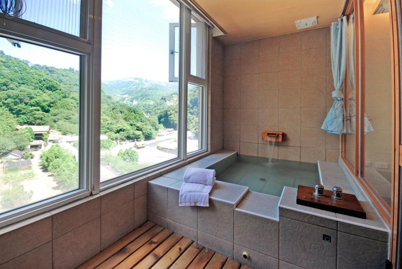 Crystal Hotel Renai Luaran gambar